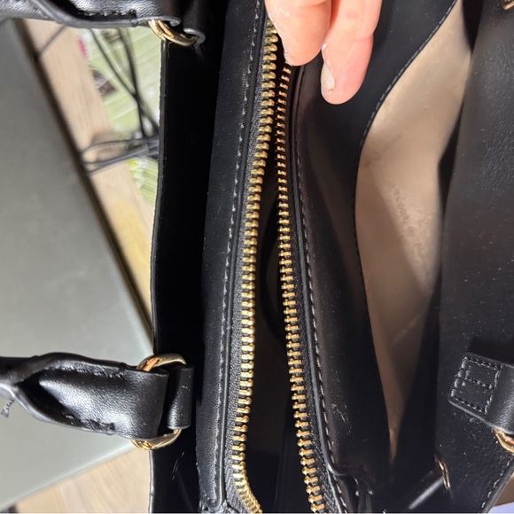 Michael Kors Reed Signature Logo Small Sachet Handbag- ***RESERVED FOR HEATHER** - Picture 7 of 9